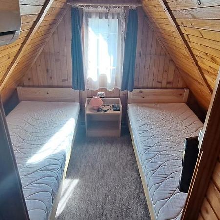 Kéri Apartman Mosonmagyarovar Bagian luar foto