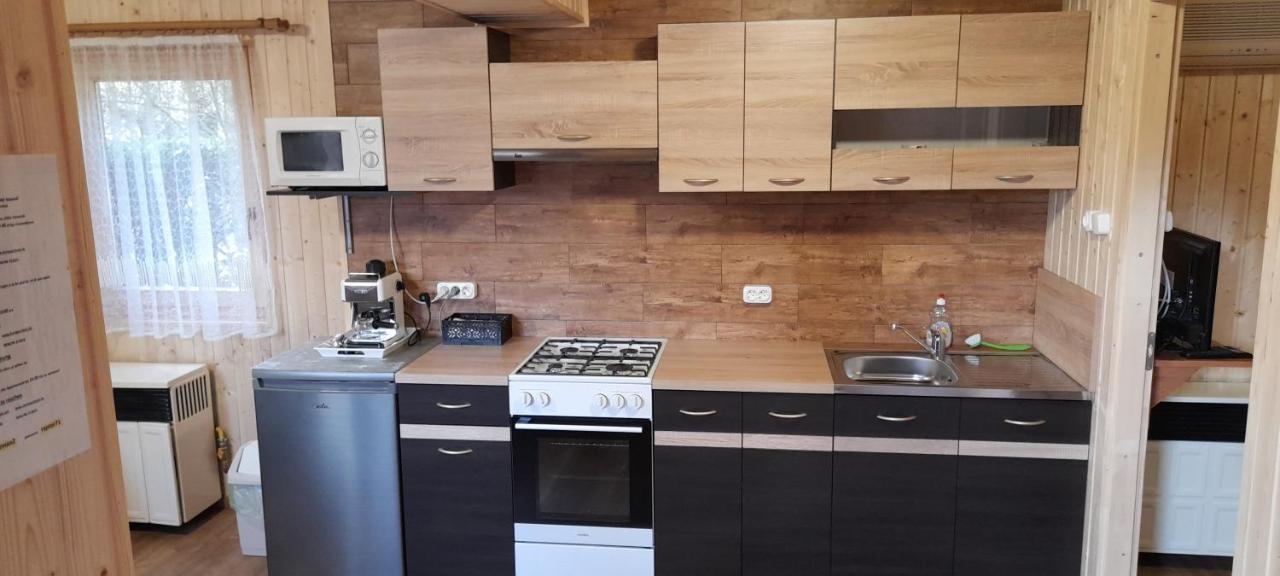 Kéri Apartman Mosonmagyarovar Bagian luar foto