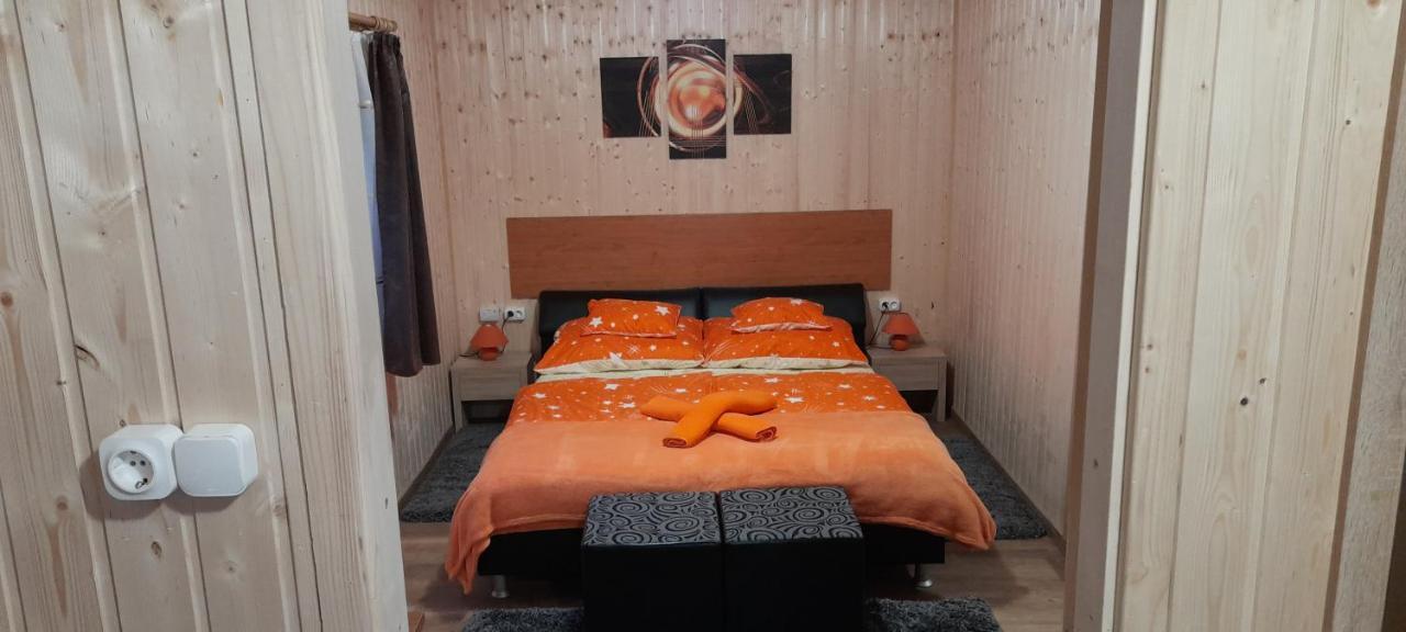Kéri Apartman Mosonmagyarovar Bagian luar foto