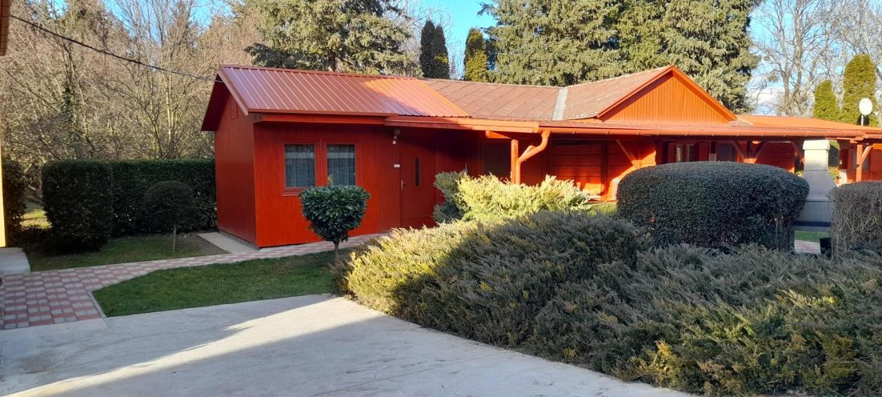 Kéri Apartman Mosonmagyarovar Bagian luar foto