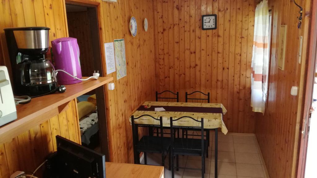 Kéri Apartman Mosonmagyarovar Bagian luar foto