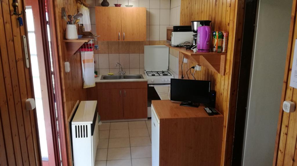 Kéri Apartman Mosonmagyarovar Bagian luar foto