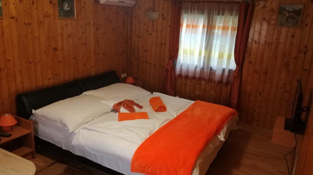 Kéri Apartman Mosonmagyarovar Bagian luar foto